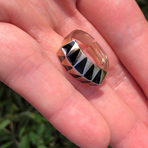 Gold + black triangular patterned modern ring - Picture 6 of 8